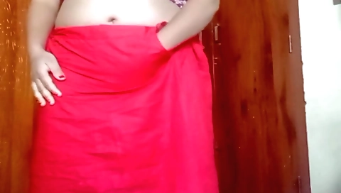 Amateur video showing a girl in the sun with a hot body