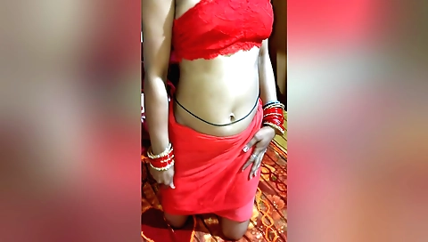 Brightly dressed bhabhi xshika makes some strange moves