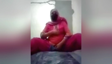 Sexy amateur video of a hot bhabhi with a great smile