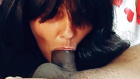 Mature milf sucks and gets her pussy fucked in homemade porn