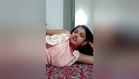 Indian brunette solo video video with a tight pussy
