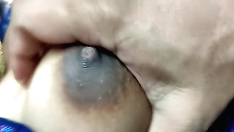 Indian teen porn video shows her nice boobs and nipples