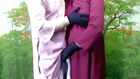 Indian housewife fucks a dildo and takes off her blouse