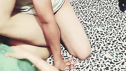 Indian pornstar shows herself at a hot amateur webcam vid