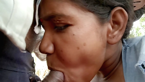 Indian haver in her brown clothes gets penetrated outdoors