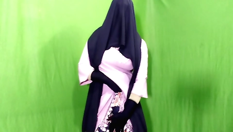 Indian housewife plays with her shaved pussy and ass