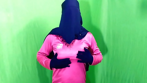 Indian solo video with a hot woman with short legs