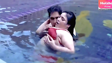 Indian with big boobs enjoys outdoor sex with a dude