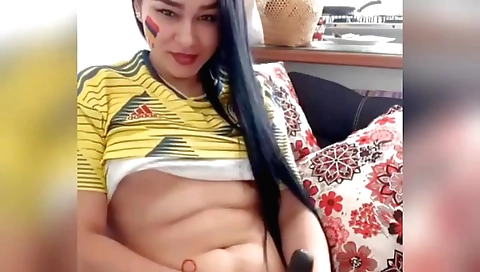 Sexy amateur brunette in sexy lingerie plays with her pussy