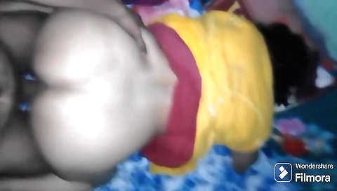 Hot bhabdi caught by stepbrother-in-laws taking bath (hindi)