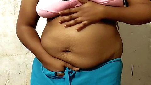 Chubby indian aunty in a sexy dress and necklace xxx video