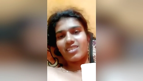 Busty Indian girl showing hairy body on the web cam