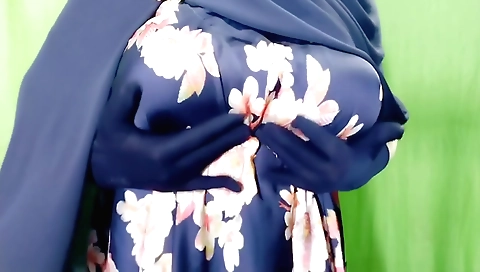 Indian housewife has solo female video with hot sex