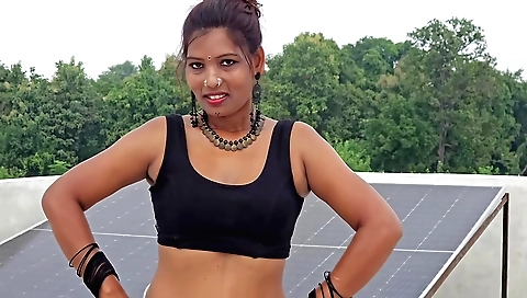 Brunette indian whore is getting fucked in the outdoor room