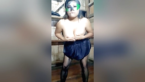 Indian brunette making homemade porn video with herself