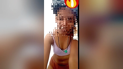 Brunette is having a fun with her boyfriend in amateur video