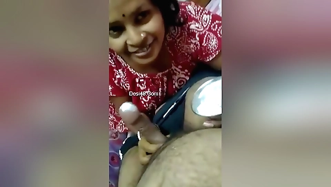 Brunette milf 18+ boudi with a hot body enjoys sex