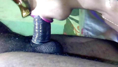 Indian pornstar gets a big face on during a homemade video