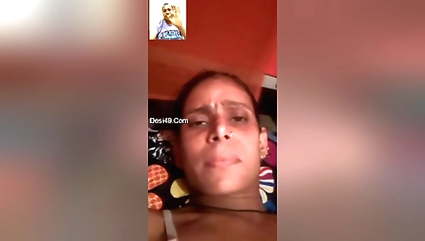 Amateur milf shows her hairy body in the webcam vid