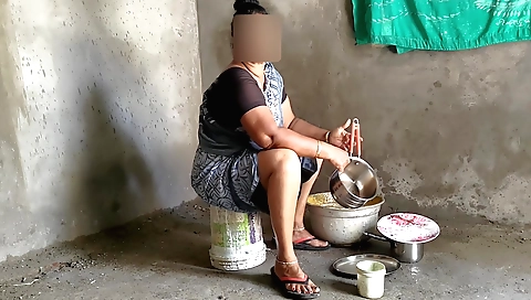 Stepmother And Stepson Also Had Beautiful Sex At Home