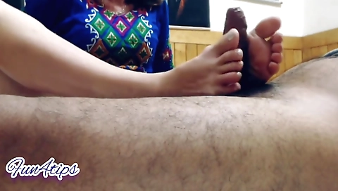 Indian chick gets her feet rubbed with a big vibrator