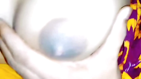 Sexy desi girl gets her pussy fucked in amateur video