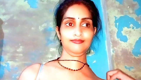 Indian brunette fucked by boyfriend in homemade video