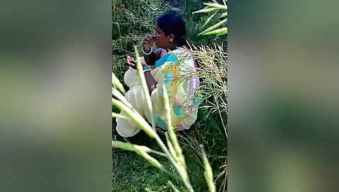 Amateur indian brunette with a big booty and natural body