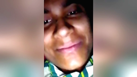 Indian solo female with shaved pussy gets deep anal