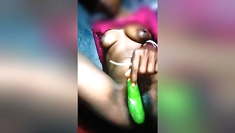 Indian housewife gets squirting from a huge sex toy