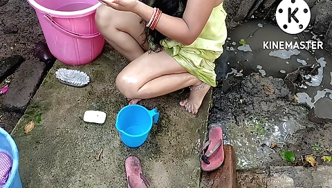 Amateur hot girl 18+ in outdoor bath 01a9a6072d6a26388e046d72d65d43d6