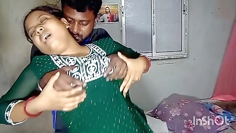 Indian girl with a hot body is making out with a dude