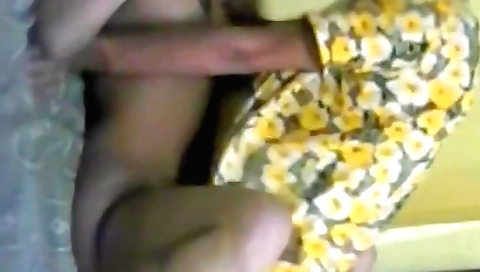 Indian girl with a yellow kameez and a big butt in my cam