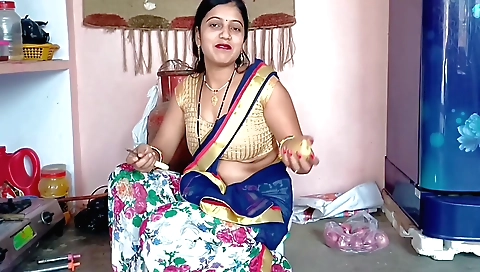 Solo female 18+ enjoys her wet pussy and plays with it