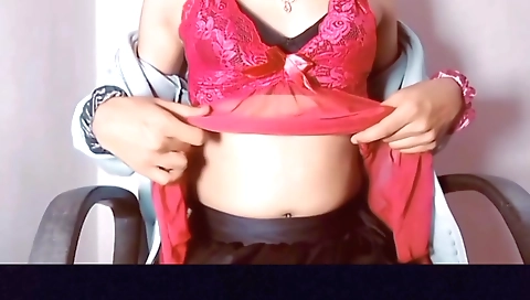 Sexy indian girlfriend is filming herself in hd video