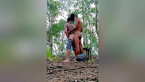 Indian girl gets fucked outdoors on the dating app