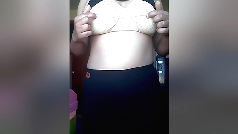 Solo female masturbating from behind with tits 3d video