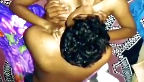 Amateur brunette enjoys masturbating in my private cam