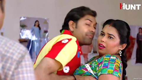 Busty brunette milf with a big ass gets her cunt stretched